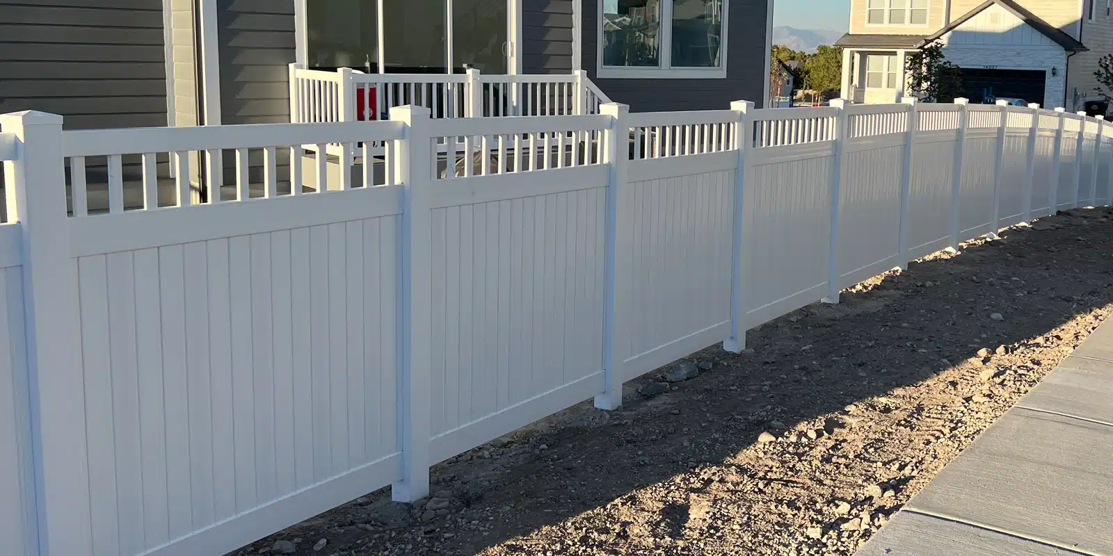 all over fence vinyl fence 141600x800 2